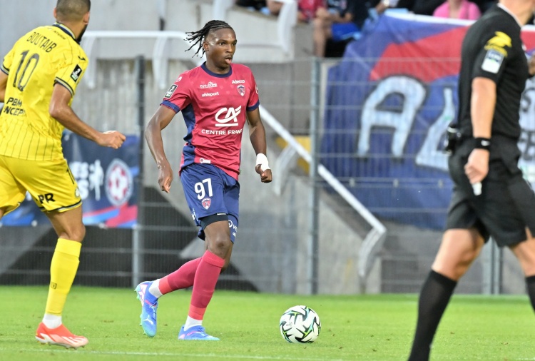 开云首页入口-罗马诺：切尔西寻求冬窗引进中卫新援，有意雷恩小将雅奎特